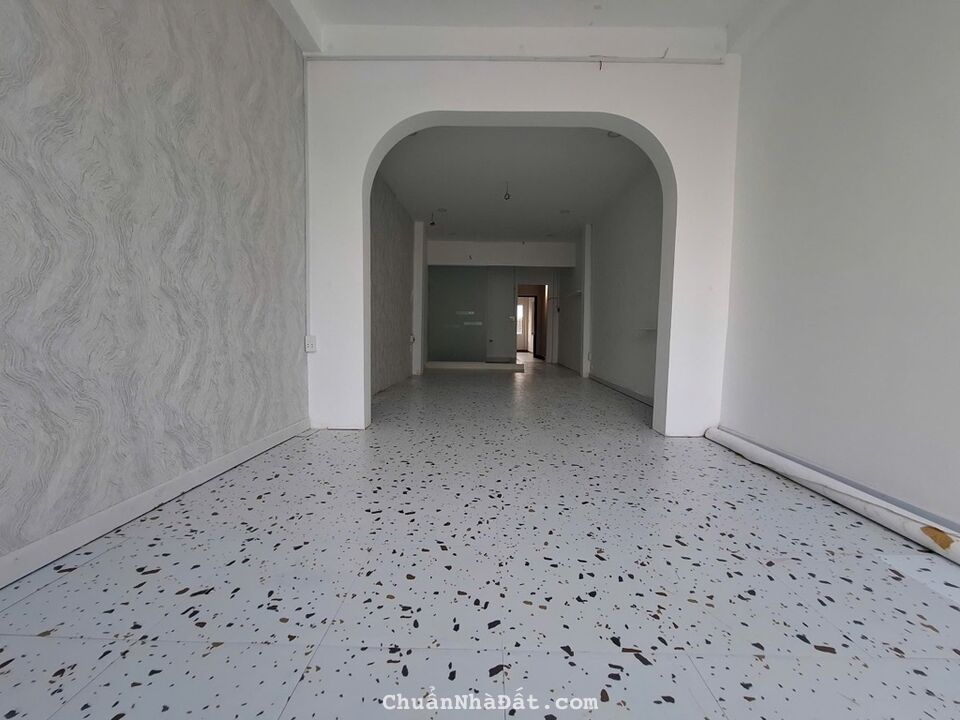 MẶT TIỀN KD NGUYỄN TRỌNG TUYỂN, PHÚ NHUẬN, 70M2 CÓ KC TIỆN CẢI TẠO. GIẢM 2T CHỈ CÒN 15.9T TL 