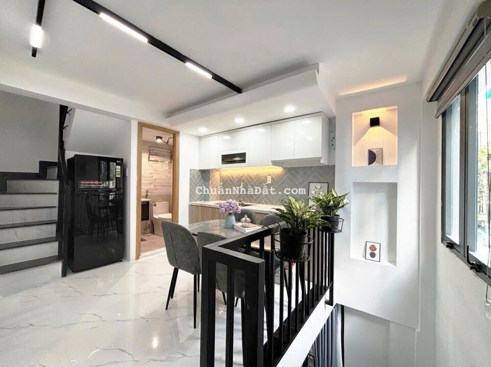 NHÀ GIÁ RẺ THÍCH QUẢNG ĐỨC, PHÚ NHUẬN, 4 TẦNG MỚI TINH Ở NGAY. GIẢM 200TR CHỈ CÒN 4.9T TL 