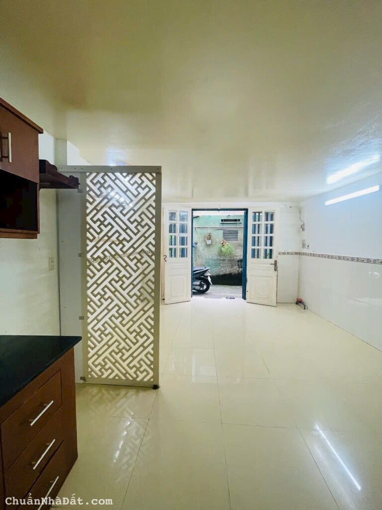 HẺM XE HƠI NHIÊU TỨ, PHÚ NHUẬN, 30M2 MỚI CÓ KC Ở NGAY. GIẢM 350TR CHỈ CÒN 4.5T TL 