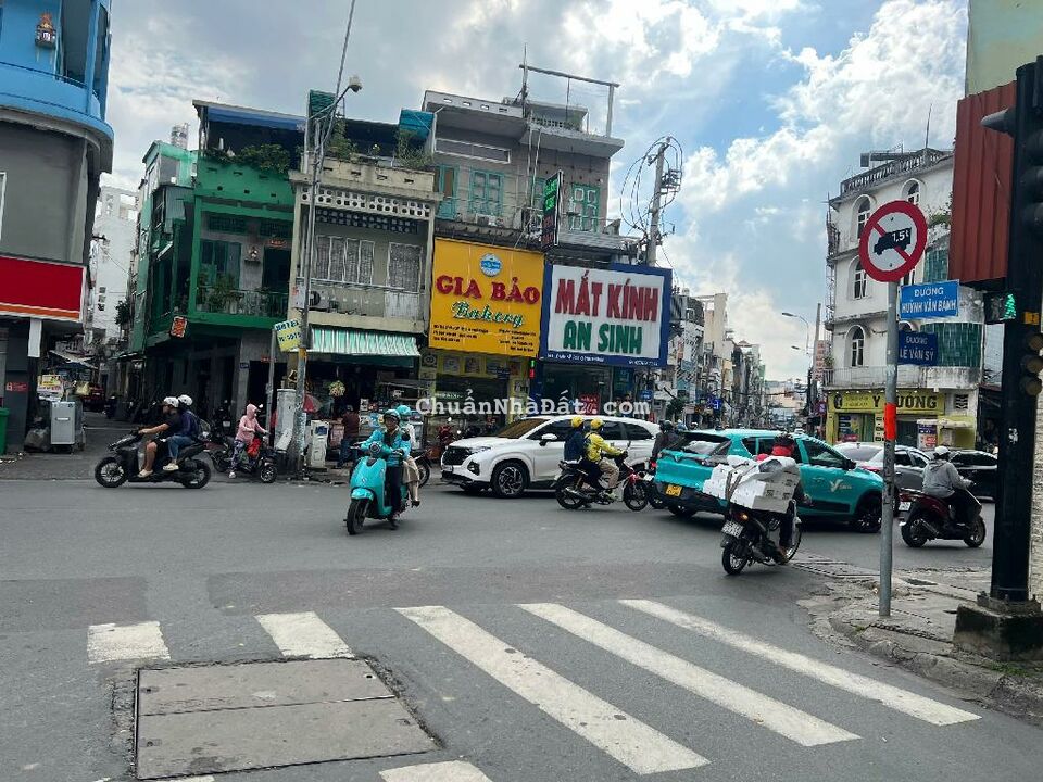 MẶT TIỀN MAI VĂN NGỌC, PHÚ NHUẬN, 52M2 RỘNG RÃI TIỆN XÂY MỚI. GIẢM 2.5T CHỈ CÒN 3T TL 