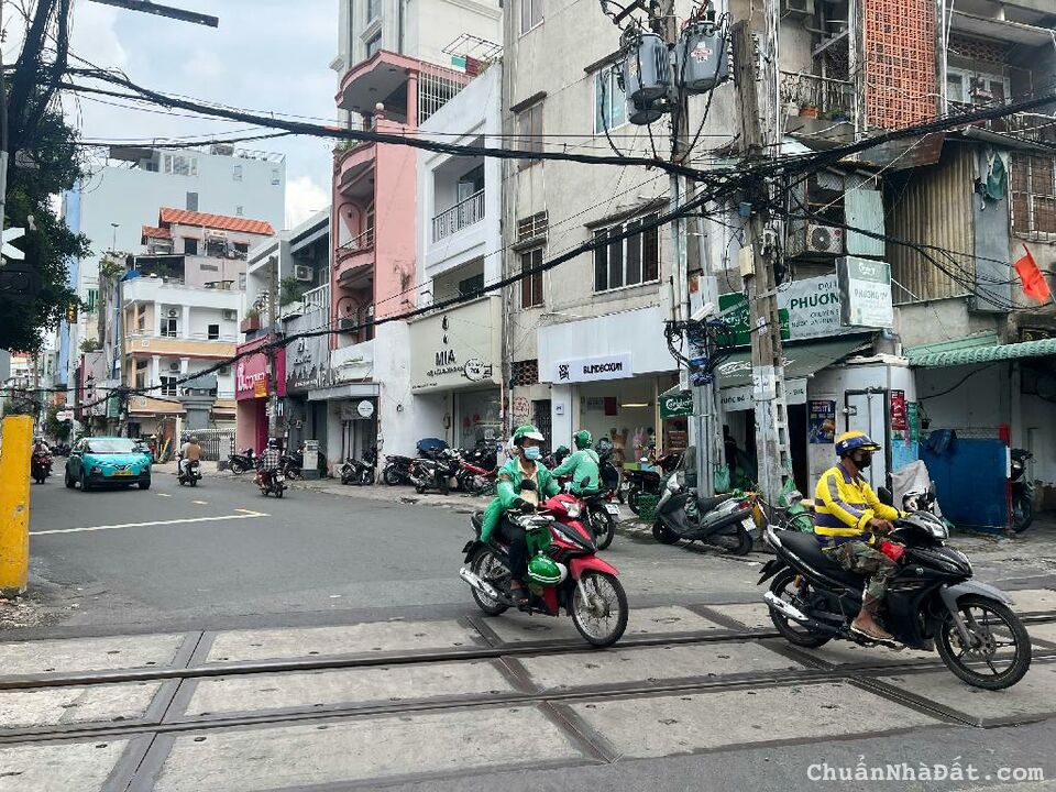 MẶT TIỀN MAI VĂN NGỌC, PHÚ NHUẬN, 52M2 RỘNG RÃI TIỆN XÂY MỚI. GIẢM 2.5T CHỈ CÒN 3T TL 