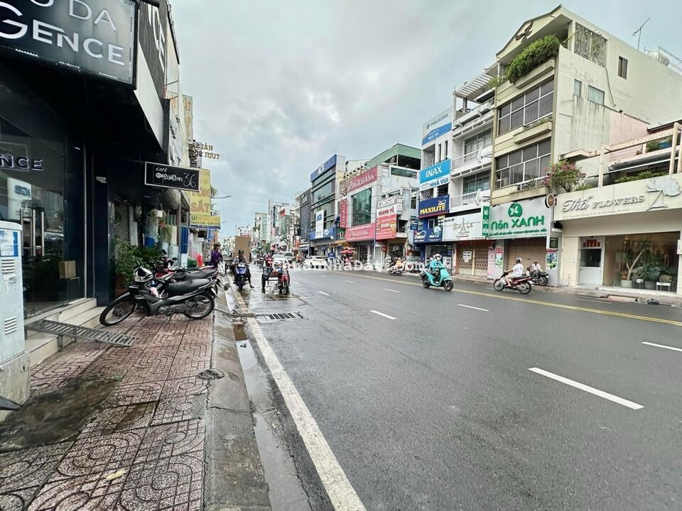 NGAY NGÃ TƯ PHÚ NHUẬN, MTKD GIÁ RẺ PHAN ĐÌNH PHÙNG, 4 TẦNG Ở NGAY, CHỈ 23.3T TL NGAY NGÃ TƯ PHÚ NHUẬN, MTKD GIÁ RẺ PHAN ĐÌNH PHÙNG, 4 TẦNG Ở NGAY, CHỈ 23.3T TL