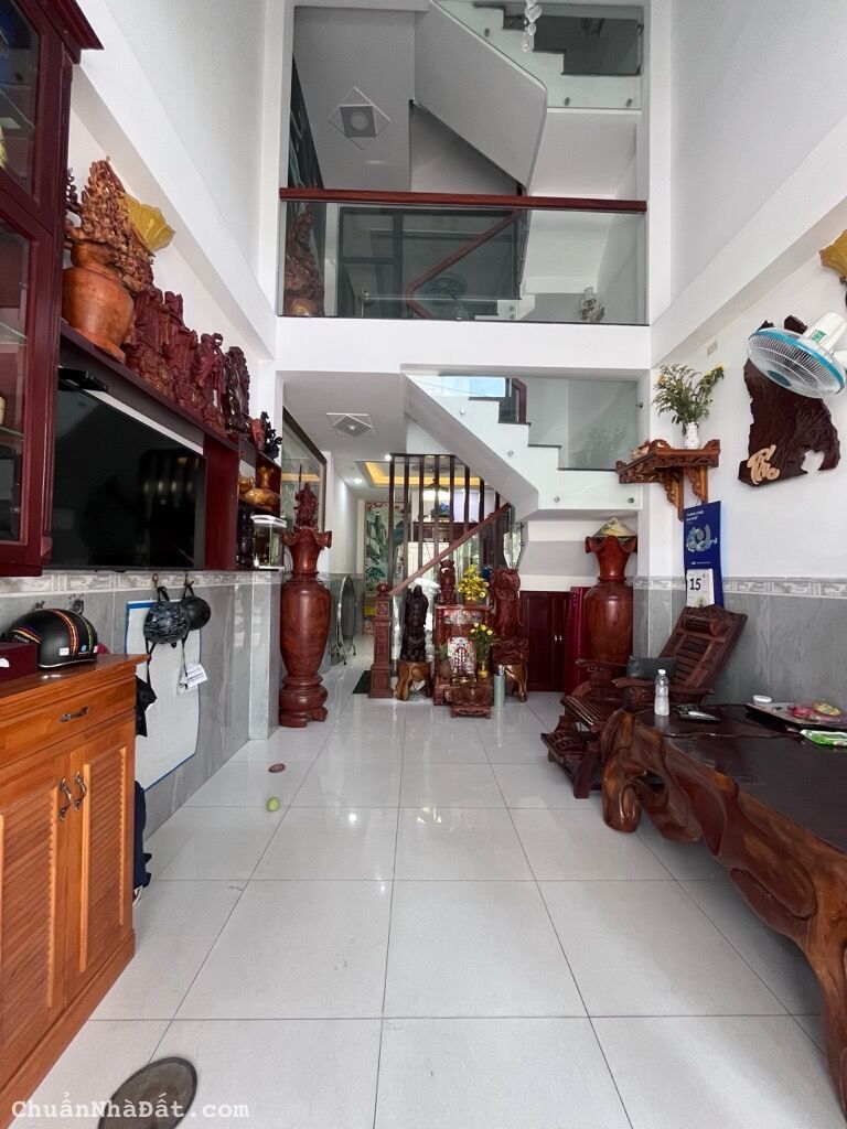 HẺM XE HƠI LÊ TRỌNG TẤN, 40M2 CÓ KẾT CẤU MỚI Ở NGAY, GIẢM 752TR CHỈ 5.5T TL TỐT