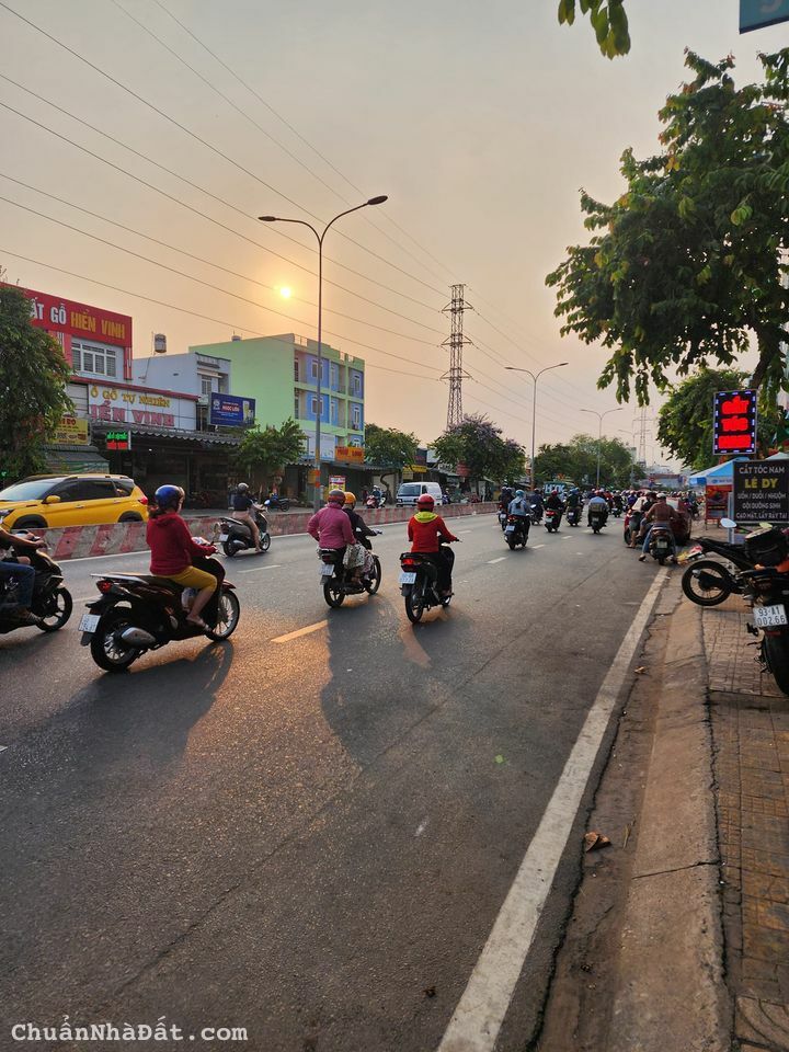 NGAY AEON MALL, MTKD MINI LÊ TRỌNG TẤN, 105M2 RỘNG RÃI, TIỆN XÂY MỚI. CHỈ 15.5T TL