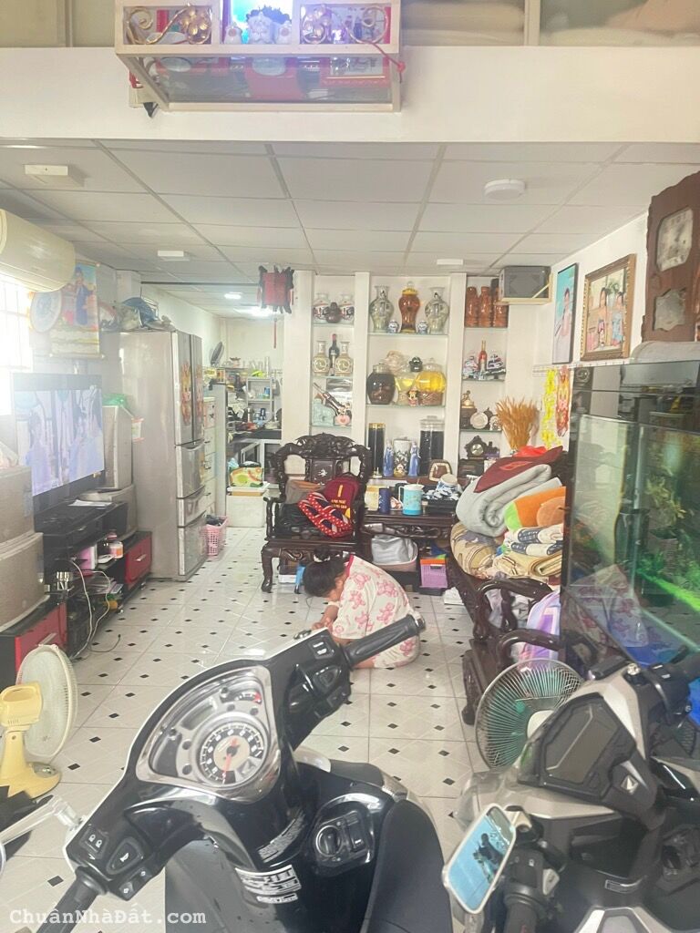 SÁT AEON MALL, HẺM XE HƠI ĐỖ NHUẬN, 40M2 ĐẸP, MỚI Ở NGAY. GIẢM 400TR CHỈ 2.6T TL SÁT AEON MALL, HẺM XE HƠI ĐỖ NHUẬN, 40M2 ĐẸP, MỚI Ở NGAY. GIẢM 400TR CHỈ 2.6T TL