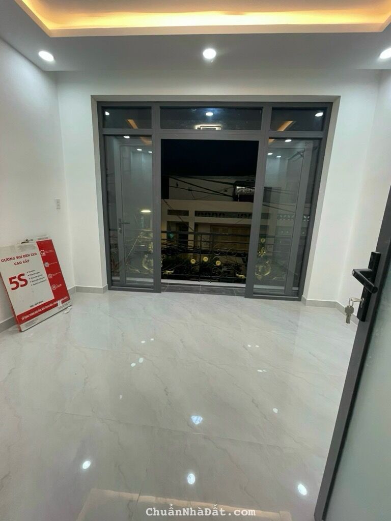 HẺM XE HƠI HOÀNG HOA THÁM, PHÚ NHUẬN, 20M2 SẴN KẾT CẤU Ở NGAY, GIẢM 550TR CHỈ 3.9T