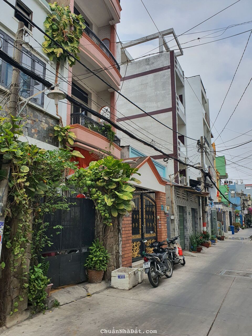 SÁT QUẬN 11, HẺM XE HƠI 4M KHUÔNG VIỆT, TÂN PHÚ. 112M2 TIỆN XÂY MỚI, GIẢM 890TR CHỈ 11.9T TL SÁT QUẬN 11, HẺM XE HƠI 4M KHUÔNG VIỆT, TÂN PHÚ. 112M2 TIỆN XÂY MỚI, GIẢM 890TR CHỈ 11.9T TL