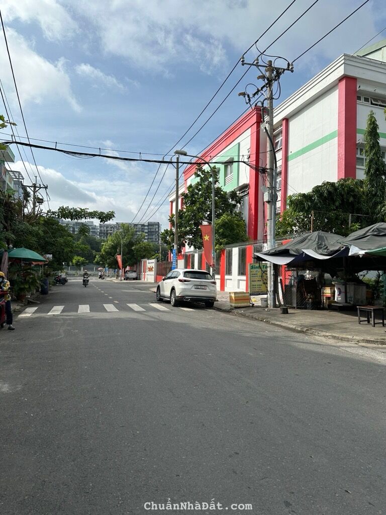 KHU CÔNG NGHIỆP TÂN BÌNH. HẺM XE HƠI 4M KÊNH 19 THÁNG 5, TÂN PHÚ, MỚI Ở NGAY, CHỈ 3.9T.