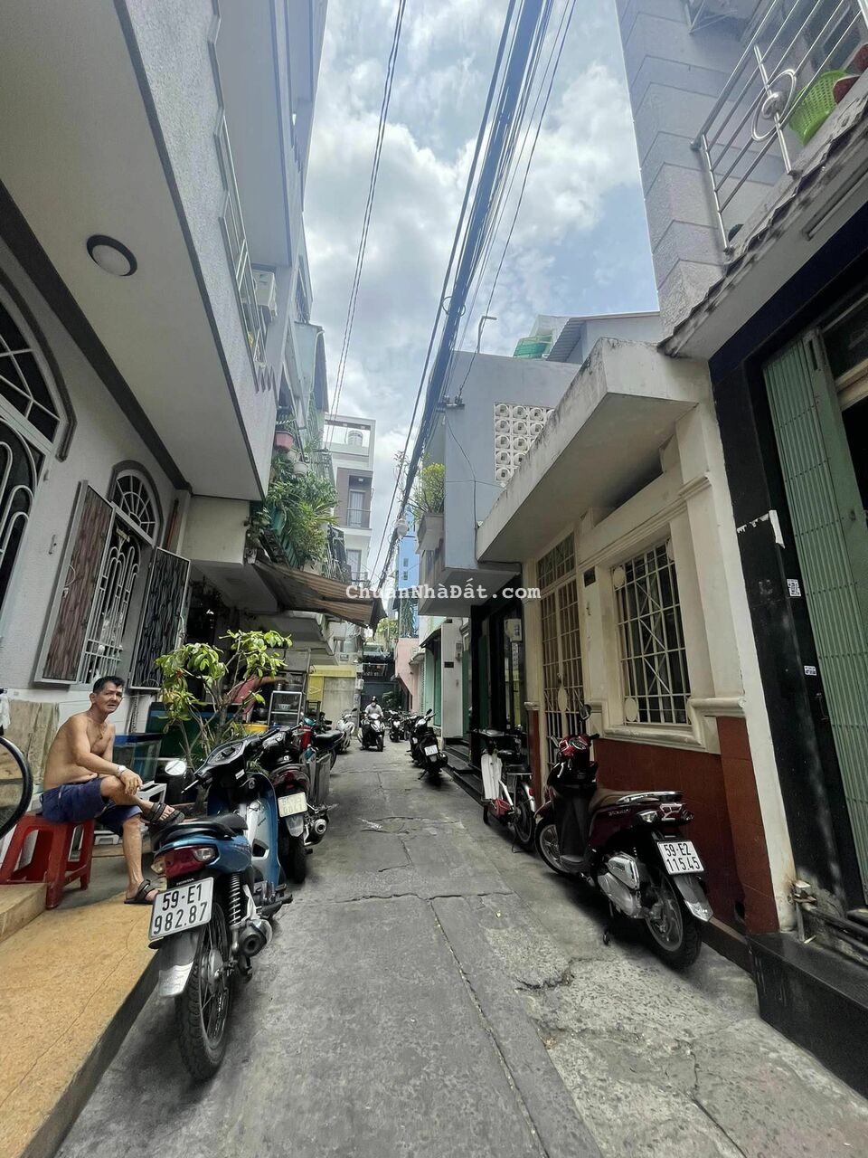 TRUNG TÂM PHÚ NHUẬN PHAN ĐÌNH PHÙNG, 5 TẦNG KIÊN CỐ, TIỆN CẢI TẠO MỚI, GIẢM 890TR CÒN 6T