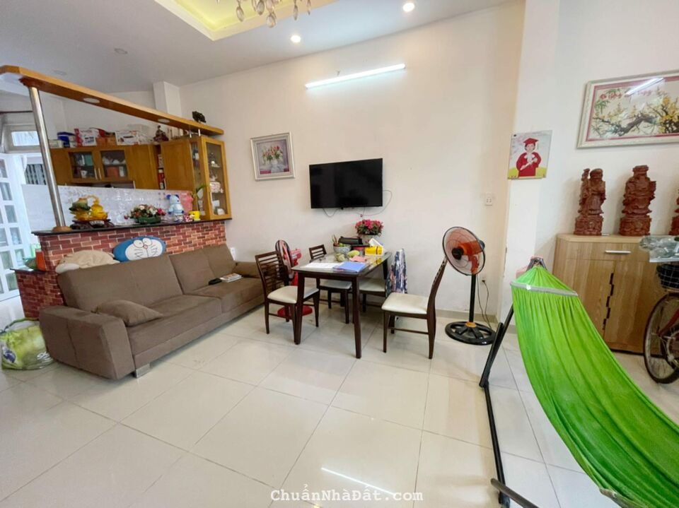 GIÁ RẺ, HẺM XE HƠI SÁT NHÀ, THÍCH QUẢNG ĐỨC, PHÚ NHUẬN. 50M2 ĐẸP Ở NGAY, CHỈ 8T