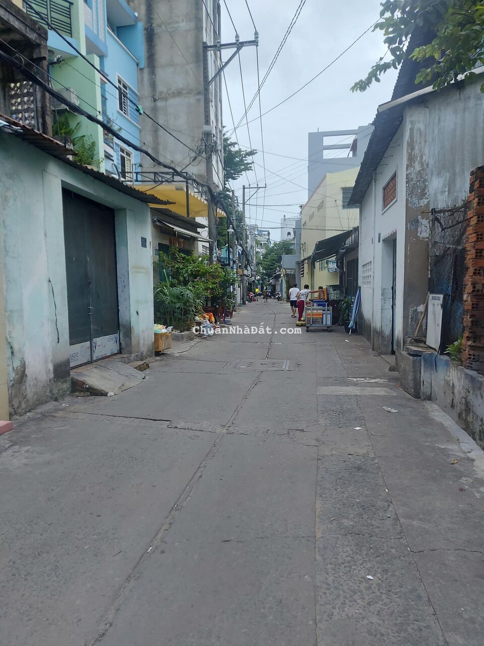 HẺM XE TẢI TRỊNH ĐÌNH TRỌNG, TÂN PHÚ, 100M2 BỀ THẾ, TIỆN XÂY MỚI. GIẢM 650TR CHỈ 8T