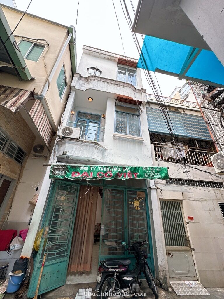 SÁT SÂN BAY, HẺM XE HƠI SÁT NHÀ, CHIẾN THẮNG, PHÚ NHUẬN, 26M2 TIỆN XÂY. GIẢM 350TR CHỈ CÒN 3.5T TL 