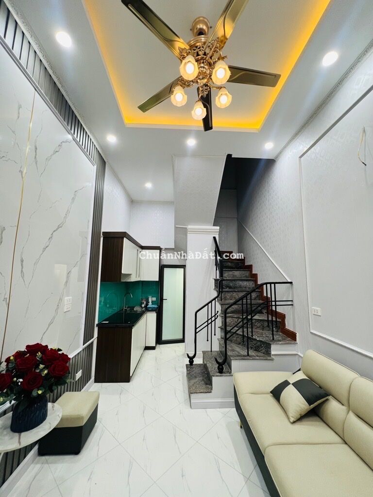 BÁN NHÀ đường HOÀNG MAI - GẦN HỒ-NGÕ Ô TÔ- 3.4 TỶ