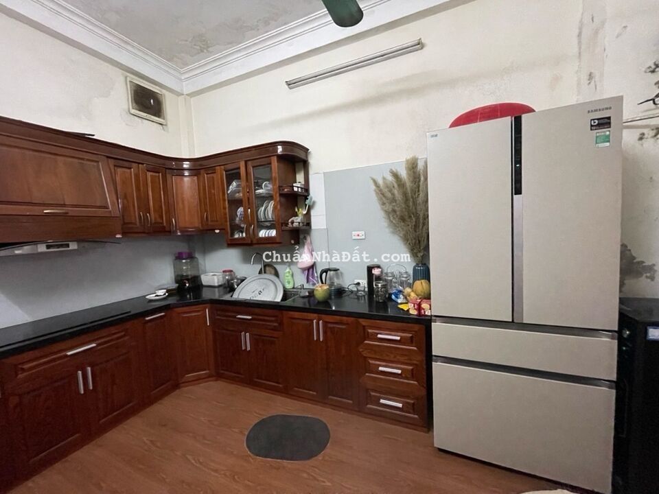 BÁN NHÀ HOÀNG MAI - NGÕ RỘNG - GIÁ 2.XXX TỶ S:38m2