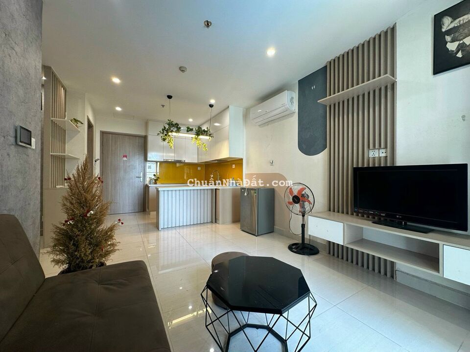 Cho thuê căn hộ 1PN+1 Vinhomes Grand Park Full nội thất view trực diện hồ bơi Đông Nam