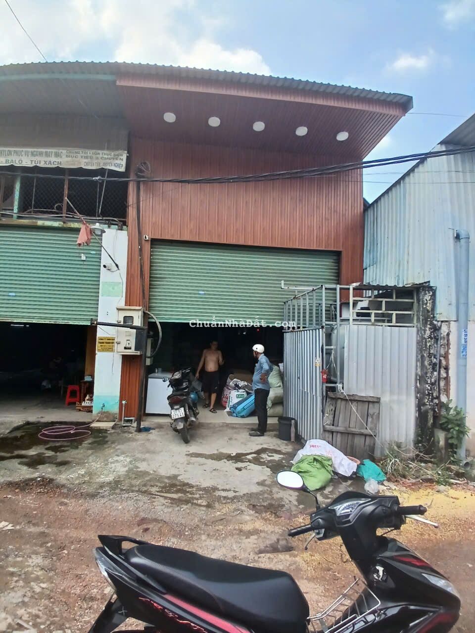 Hẻm 8m thông hương lộ 2 bình tân Hẻm 8m thông hương lộ 2 bình tân