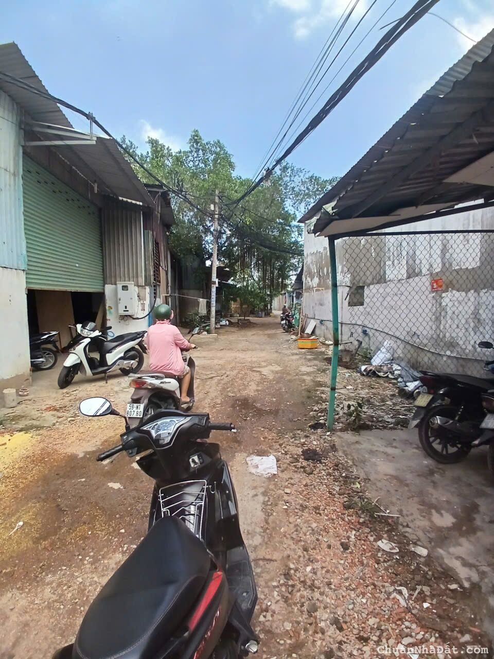 Hẻm 8m thông hương lộ 2 bình tân Hẻm 8m thông hương lộ 2 bình tân