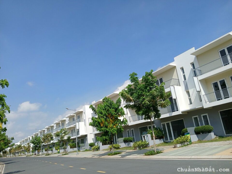 Bán shophouse 7x15m dự án gần vòng xoay Phú Hữu, Quận 9. Giá: 7 Tỷ. Đã có Sổ Hồng. LH: 0933945853