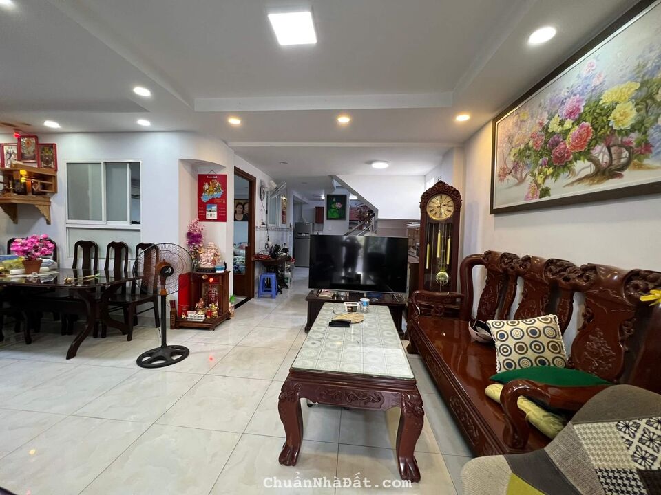 Hẻm XH 4M, Nơ Trang Long DT: 7x14m, 2 tầng chỉ 8.5 tỷ Xe hơi vào nhà