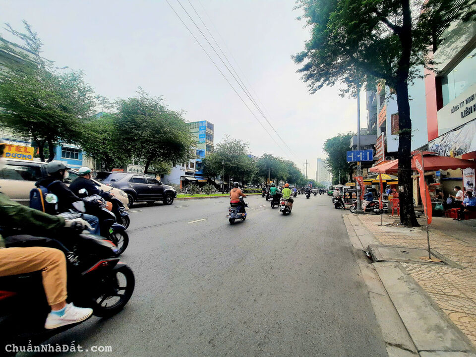 MẶT TIỀN HỒNG BÀNG Q6, GIÁP Q5, 4.5X25M, 20 TỶ