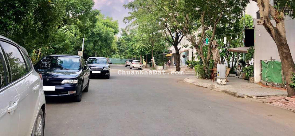 BÁN NHÀ MẶT TIỀN CĂN HỘ DỊCH VỤ 19 PHÒNG, 100 TR/THÁNG, 240M2(12X20), 4 TẦNG, LIÊN PHƯỜNG, QUẬN 9