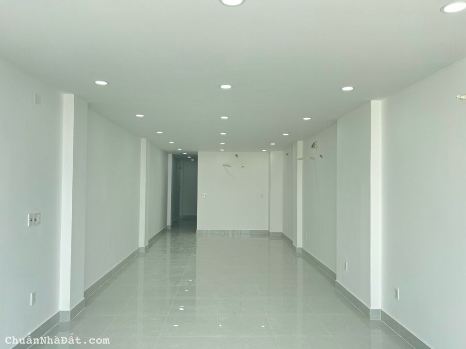 BÁN TÒA NHÀ 6 TẦNG MẶT TIỀN LÒ LU 80.8M2, CÓ HẦM XE HƠI, CÓ THANG MÁY, QUẬN 9