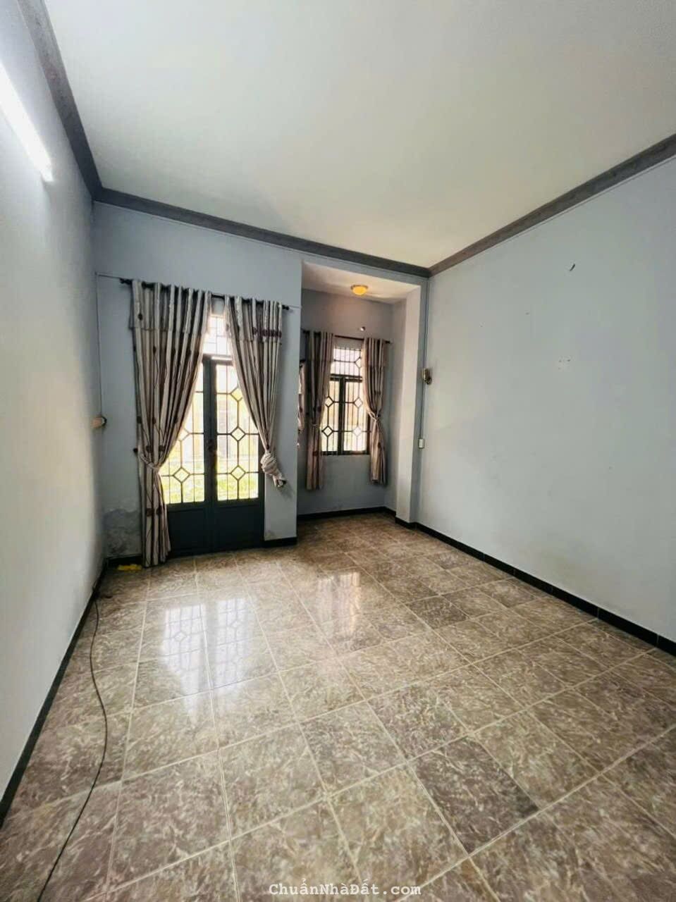 Cho thuê nhà nguyên căn 3 lầu,4phòng ngủ giá 11 triệu thương lượng