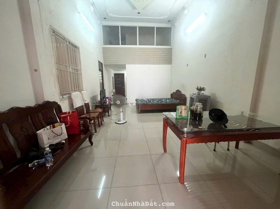 Cho thuê nhà 6*20m, hẻm xe tải, 3pn,  giá 10 triệu đường thống nhất phường 11 gò vấp. 