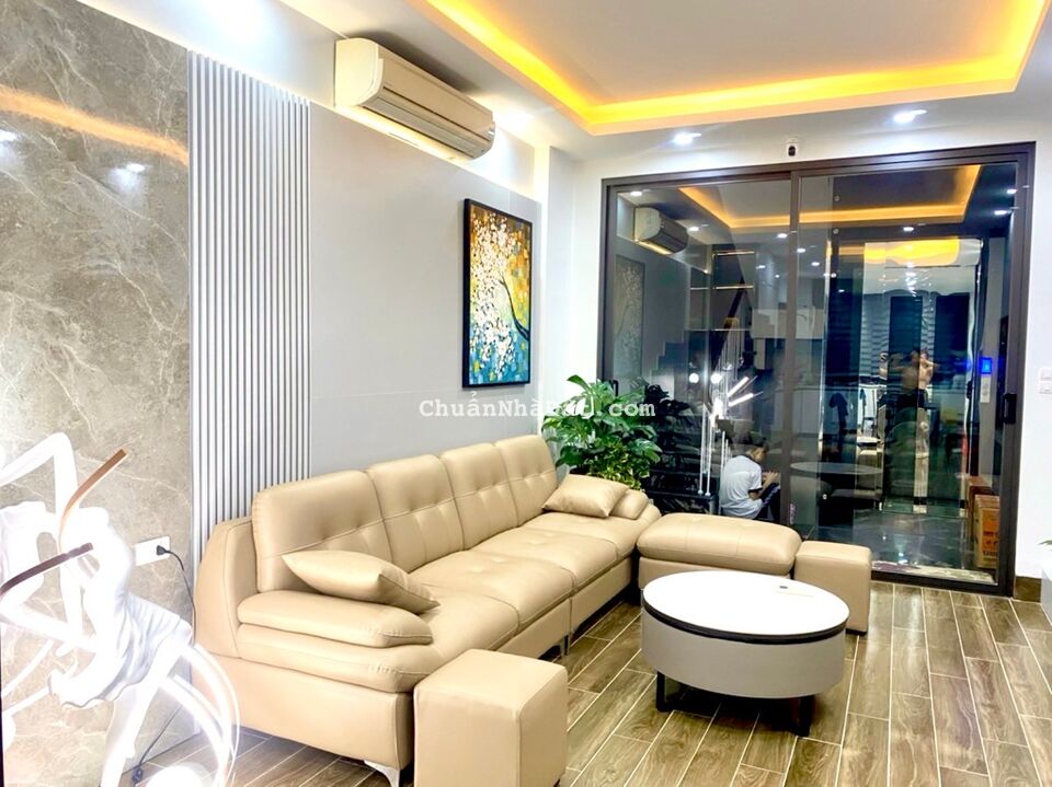 BÁN NHÀ CẦU GIẤY. Ô TÔ 7 CHỖ VÀO NHÀ, ĐƯỜNG CONTENER CHẠY QUA CỬA. 50M2, 7TẦNG, THANG MÁY NHẬP KHẨU