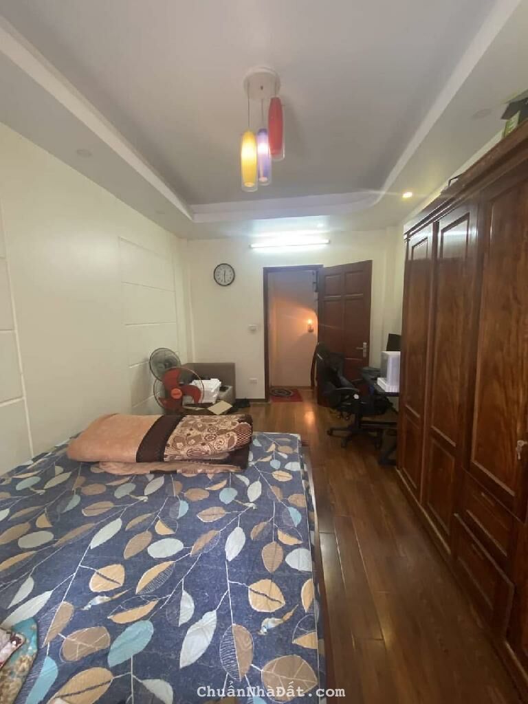 BÁN NHÀ CẦU GIẤY. 43M2, 4T, MẶT TIỀN RỘNG, GIÁ NHỈNH 5TỶ.