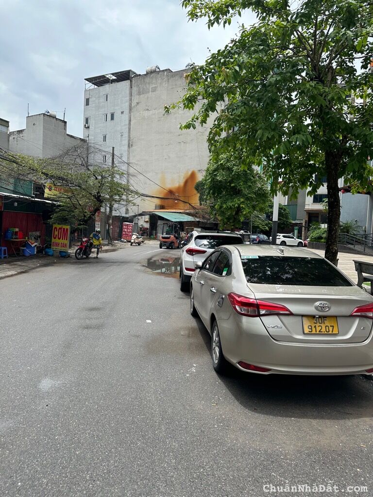 BÁN NHÀ MỸ ĐÌNH. DIỆN TÍCH LỚN, MẶT TIỀN RỘNG, GIÁ CẠNH TRANH.