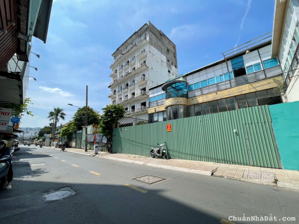 Cần bán nhà (15x25m) mặt tiền đường, thuộc phường 12, Quận 10