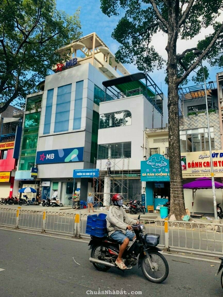 Bán nhà 11x30m - mặt tiền Ngô Gia Tự, Quận 10