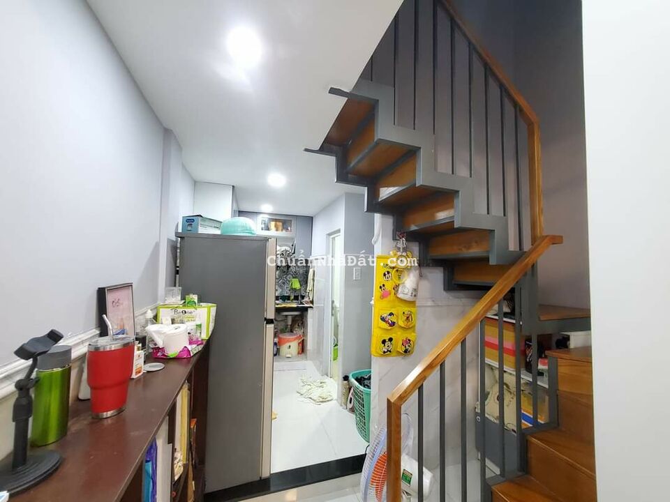 BÌNH THẠNH - TRẦN BÌNH TRỌNG - XE HƠI ĐỖ CỔNG-  24M²-  2.98 TỶ TL 