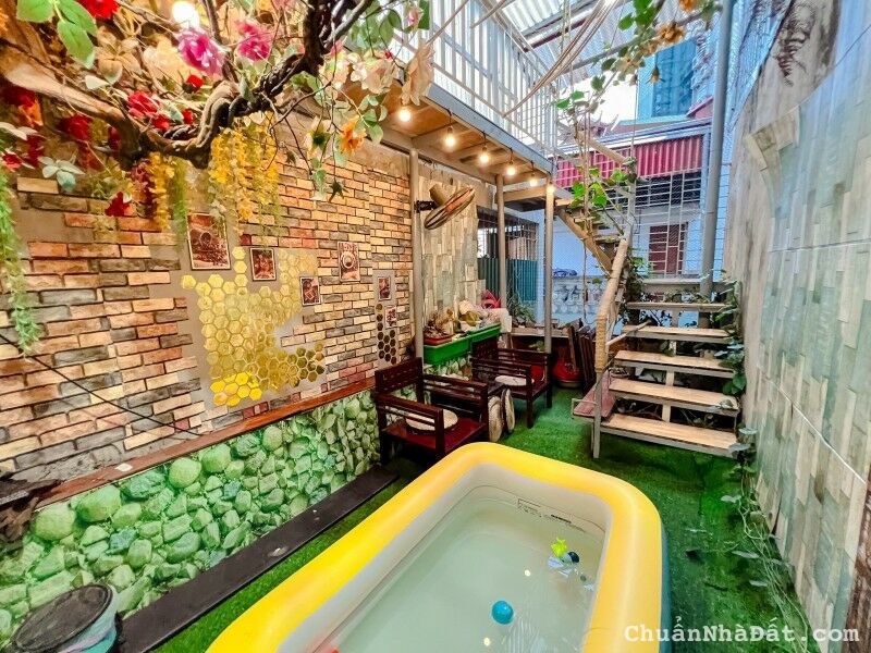 Bán nhà Trích Sài, Tây Hồ 32m, ngõ thông, gần phố, cạnh Hồ Tây chỉ 4.5 tỷ