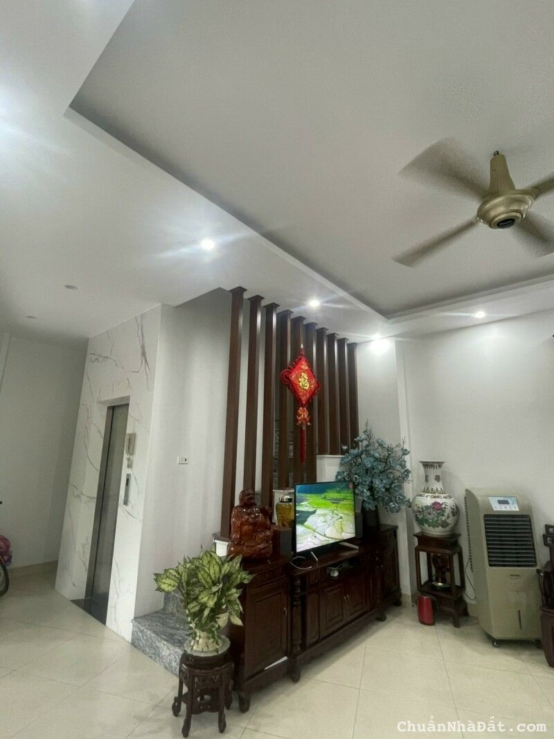 Bán nhà phân lô Võ Chí Công, Tây Hồ 45m, Ô TÔ, THANG MÁY, GARA, mới tinh chỉ 8.8 tỷ