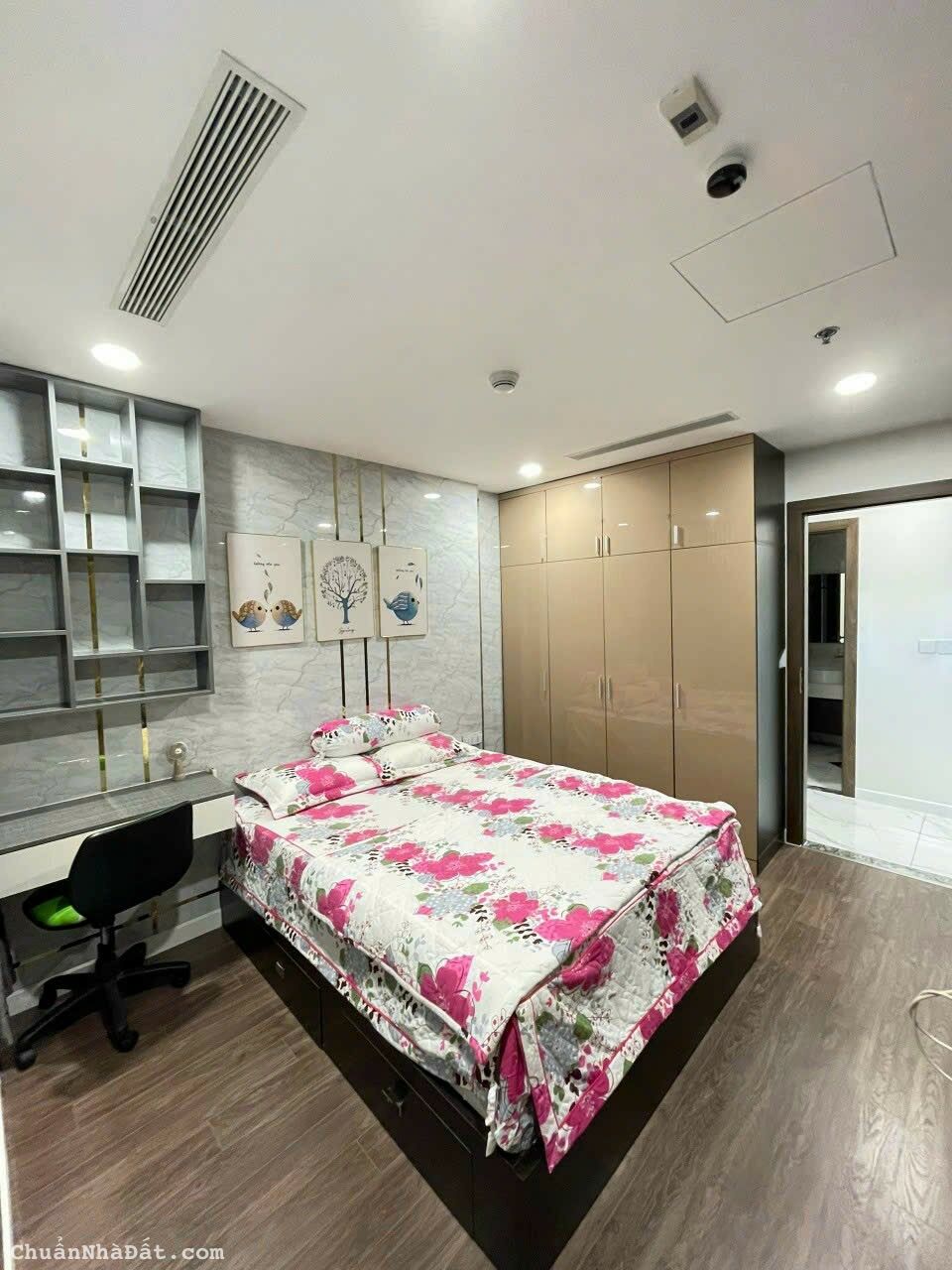 Bán CH PN Techcon Hoa Sứ 115m2, 3PN, 2WC, có bancon, căn góc, Sổ Hồng lâu dài. Giá bán: 6.2 tỷ TL