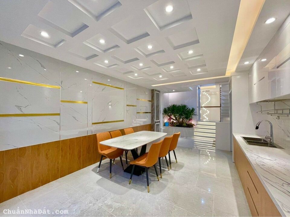 BÁN NHÀ NGUYỄN TƯ GIẢN, HẺM Ô TÔ, 67M2(4x17), 5 TẦNG, 5PN, GIÁ CHỈ 11.6 TỶ!