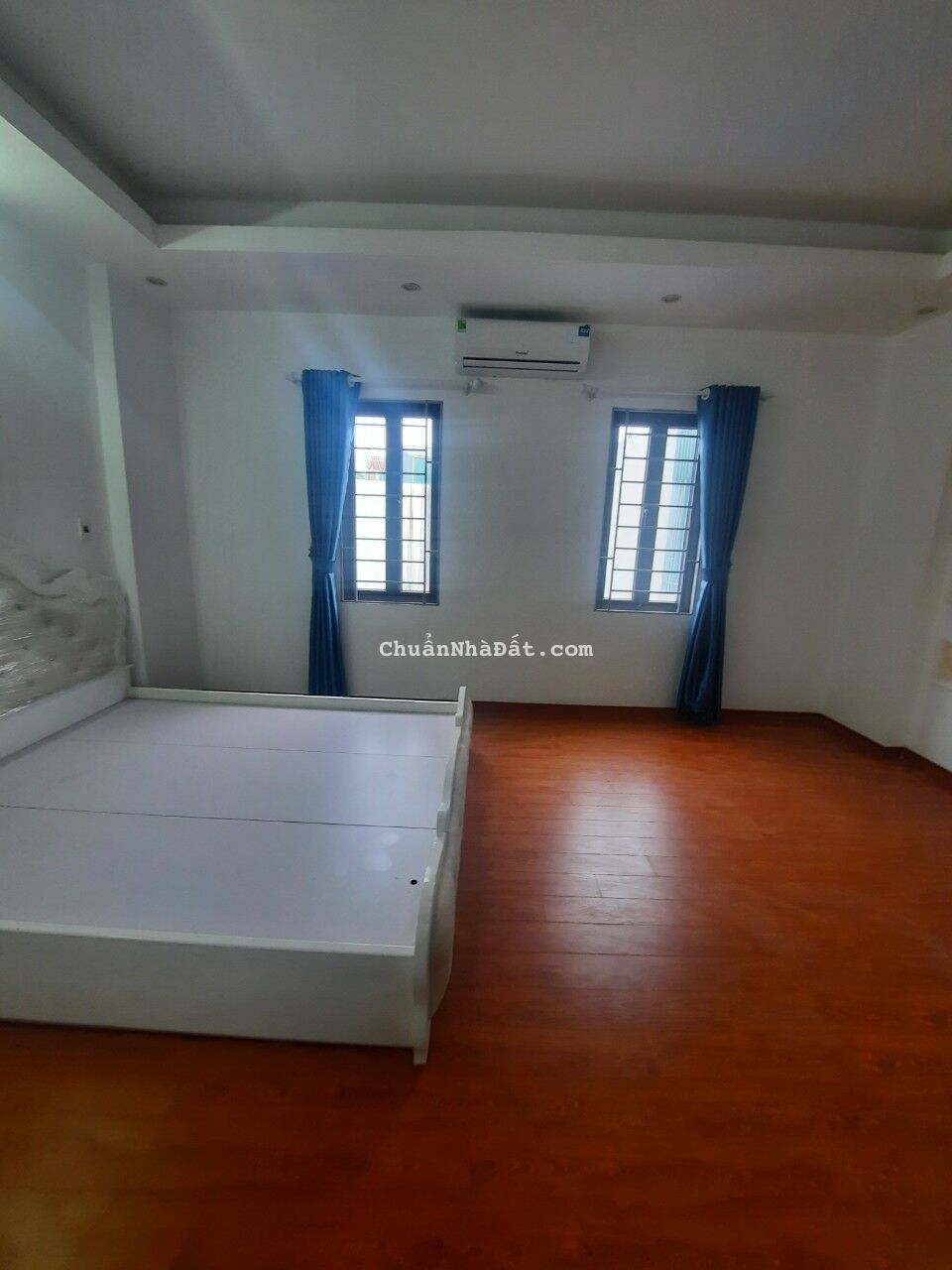 Bán nhà mới xây ở Hữu Hòa Thanh Trì - Hà Nội diện tích 39m2 giá 2.28 tỷ, ôtô đỗ cửa nhà