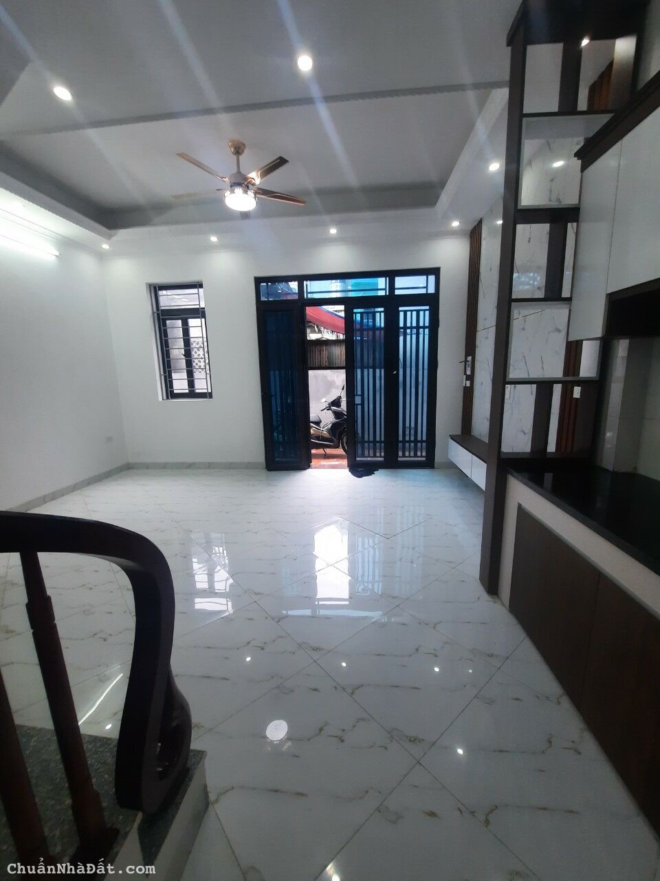 Bán nhà mới xây ở Hữu Hòa Thanh Trì - Hà Nội diện tích 39m2 giá 2.28 tỷ, ôtô đỗ cửa nhà