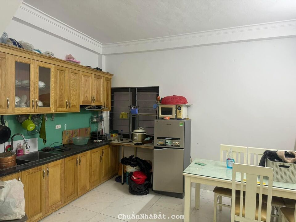 Bán nhà Yên Ngưu, Tựu Liệt, Huỳnh Cung, ngõ thông, ô tô đỗ cạnh nhà. Giá 2,76 tỷ Bán nhà Yên Ngưu, Tựu Liệt, Huỳnh Cung, ngõ thông, ô tô đỗ cạnh nhà. Giá 2,76 tỷ