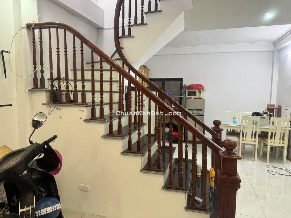 Bán nhà Yên Ngưu, Tựu Liệt, Huỳnh Cung, ngõ thông, ô tô đỗ cạnh nhà. Giá 2,76 tỷ Bán nhà Yên Ngưu, Tựu Liệt, Huỳnh Cung, ngõ thông, ô tô đỗ cạnh nhà. Giá 2,76 tỷ