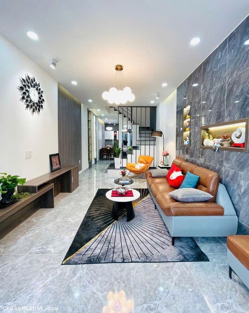 gấp! cần bán trong tháng, căn nhà gần bệnh viện Nhiệt Đới, gồm 1 trệt 3 lầu 3PN, hẻm 6m. giá 2 tỷ 