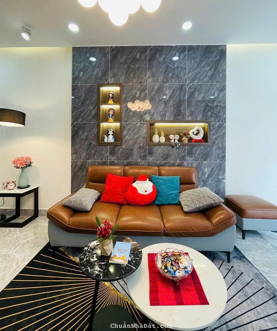 gấp! cần bán trong tháng, căn nhà gần bệnh viện Nhiệt Đới, gồm 1 trệt 3 lầu 3PN, hẻm 6m. giá 2 tỷ 