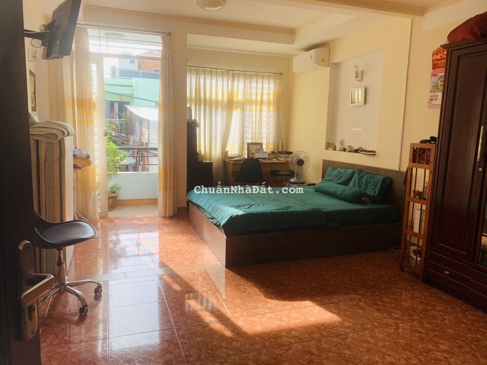 Nhà mới có sổ DT 56m2, đường Tôn Đản, P15 gần Đường Nguyễn Tất Thành. Giá Rẻ so với TT chỉ 3 tỷ 550