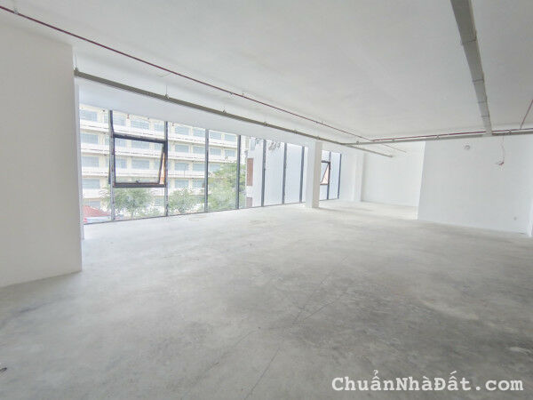 Cho thuê tòa nhà mới sang trọng 150 - 450m2/sàn đường Cô Bắc tại Quận 1