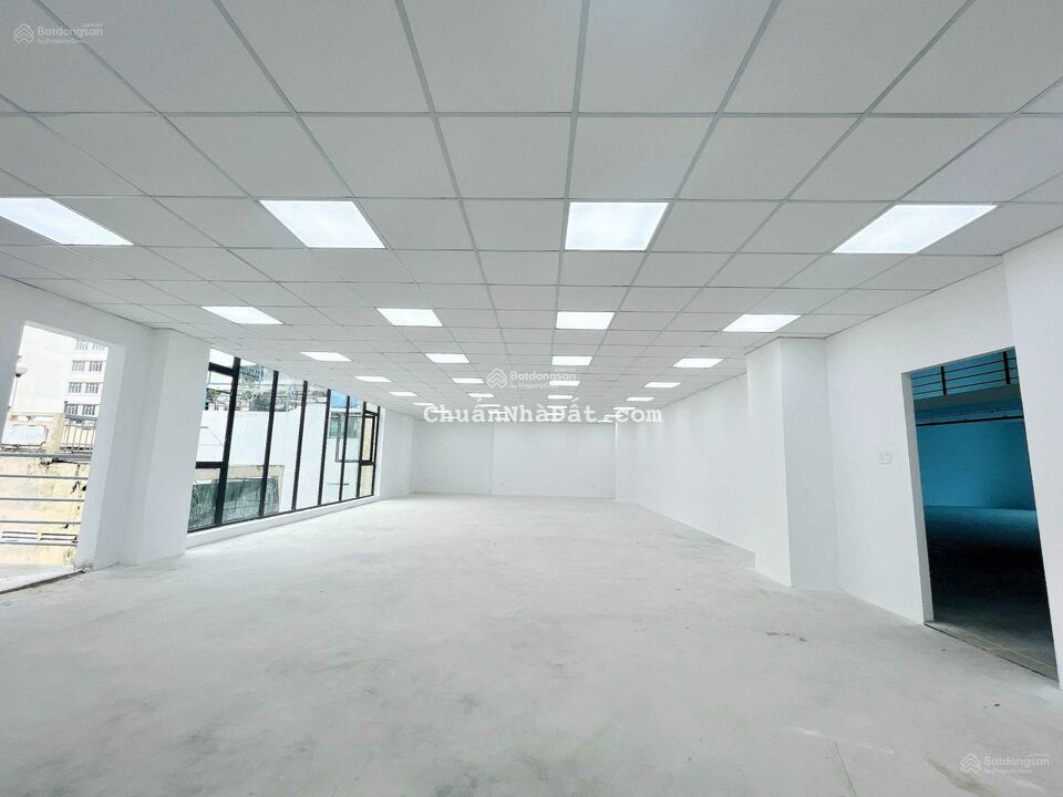 Cho thuê tòa nhà mới sang trọng 150 - 450m2/sàn đường Cô Bắc tại Quận 1