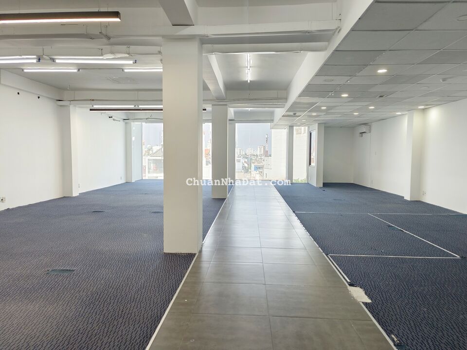 Cho thuê văn phòng Quận Bạnh diện tích 155m2 mặt tiền Building Nguyễn Xí 