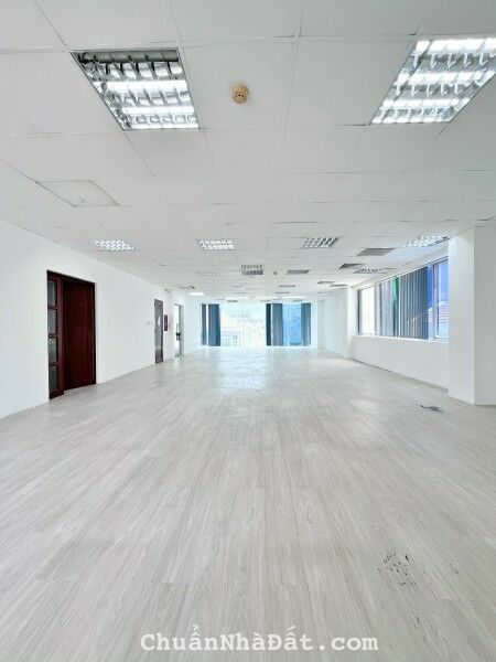 Cho thuê văn phòng 677 Điện Biên Phủ Bình Thạnh 153m2 giá 43tr