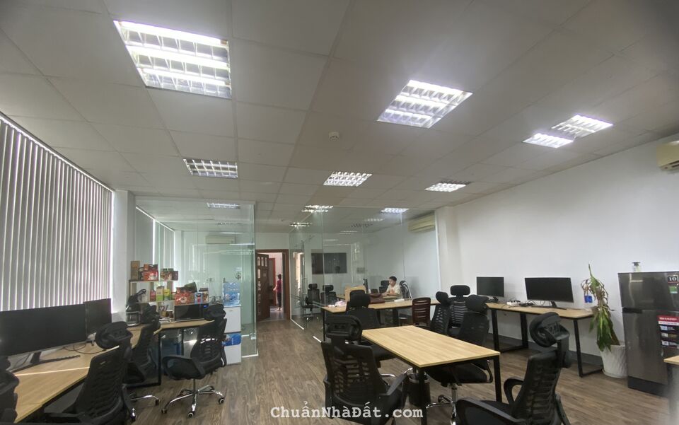 Cho thuê văn phòng 677 Điện Biên Phủ Bình Thạnh 153m2 giá 43tr
